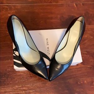 Nine West Black Pumps